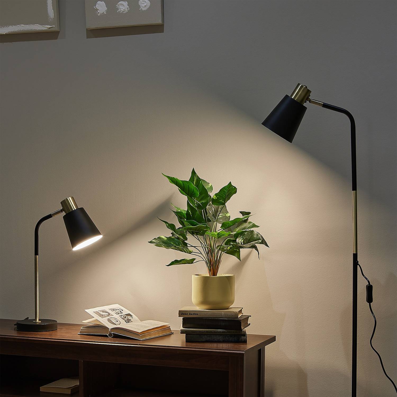 Торшер Uniel UML-T700 E27 BLACK Торшер Uniel UML-T700 E27 BLACK