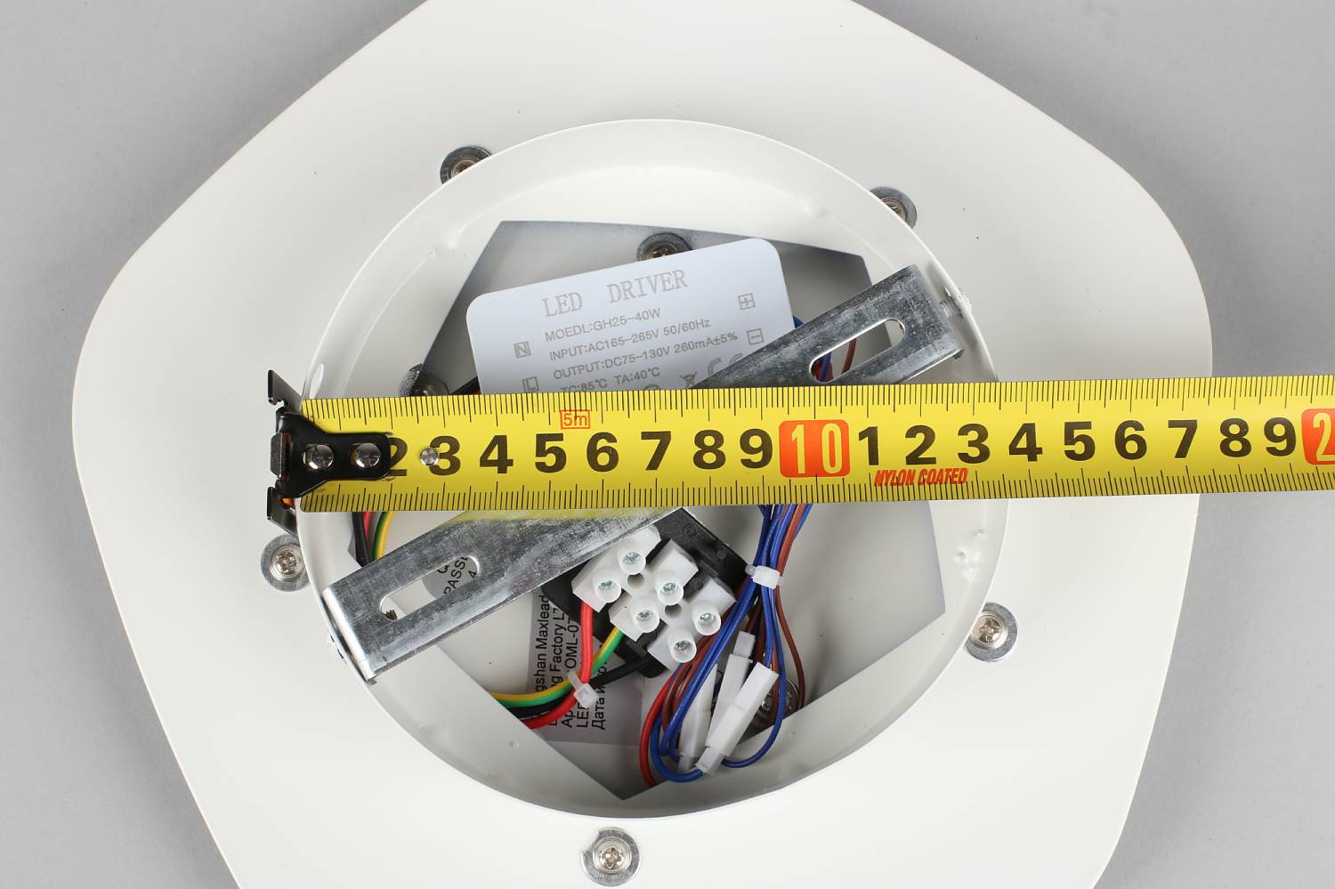 Потолочная светодиодная люстра Avola Omnilux OML-07701-30