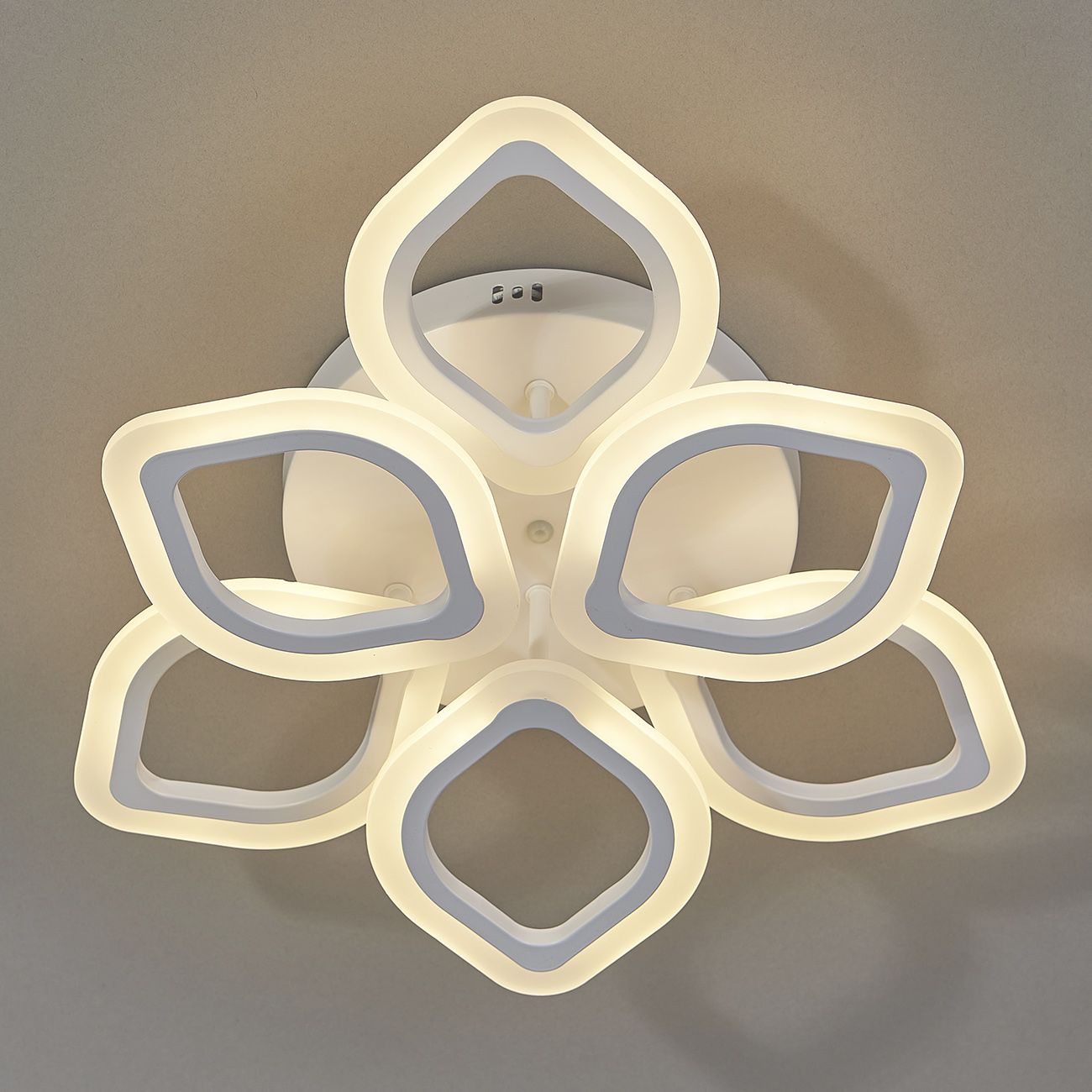 Потолочная люстра Escada Ella 10212/6LED White Потолочная люстра Escada Ella 10212/6LED White