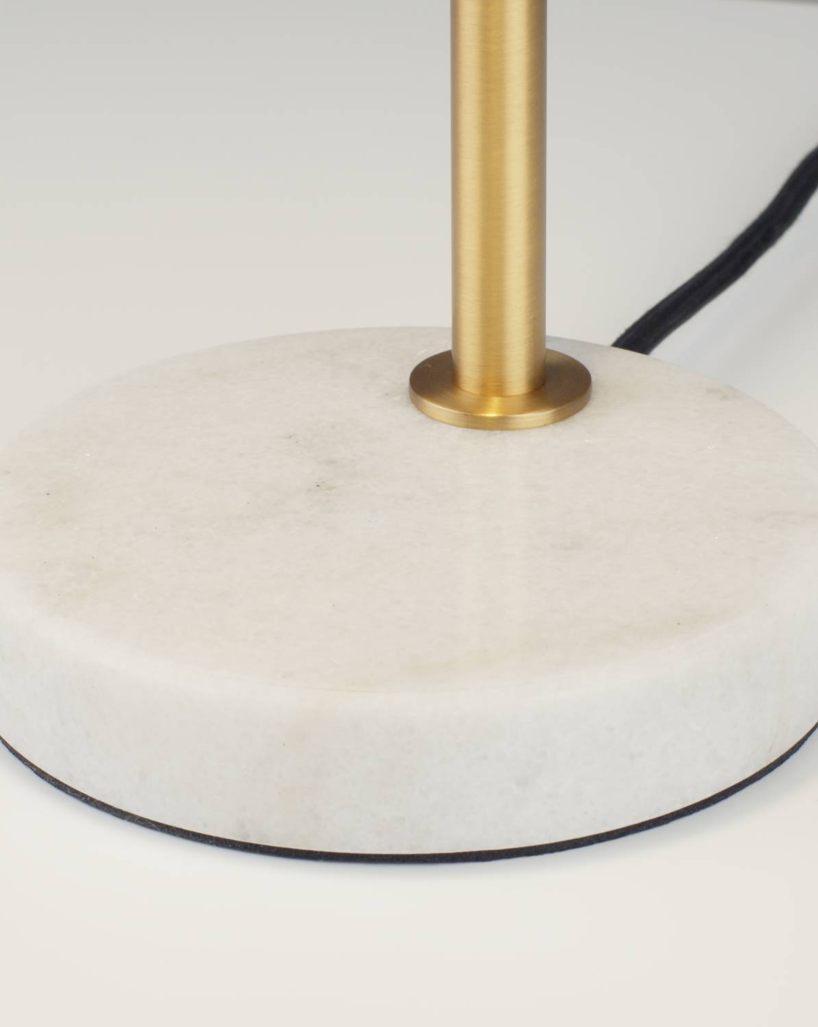 Настольная лампа Moderli Goldy V11308-1T