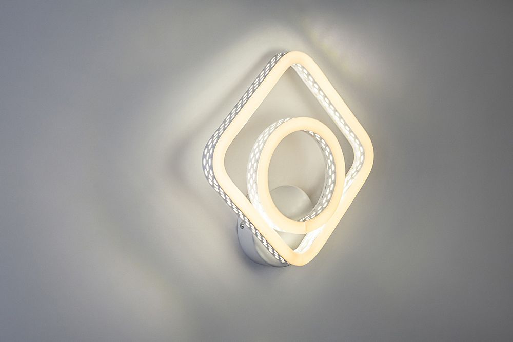 Настенное бра Escada Paula 10241/2LED