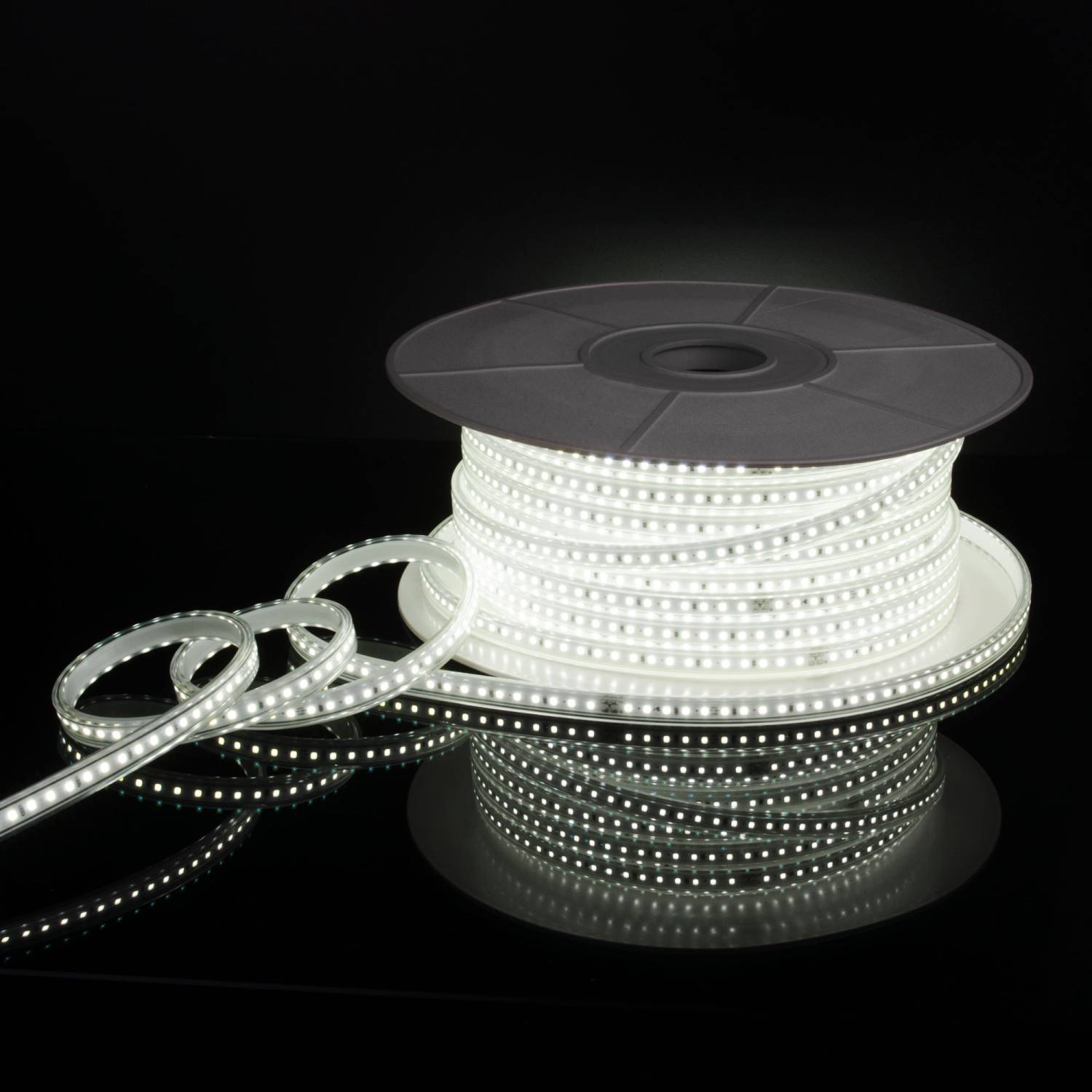 LED лента Elektrostandard LS015 220V Лента светодиодная 220V 14,4W 120Led 2835 IP65 6500 холодный белый, 50 м (LS015 220V) a053640