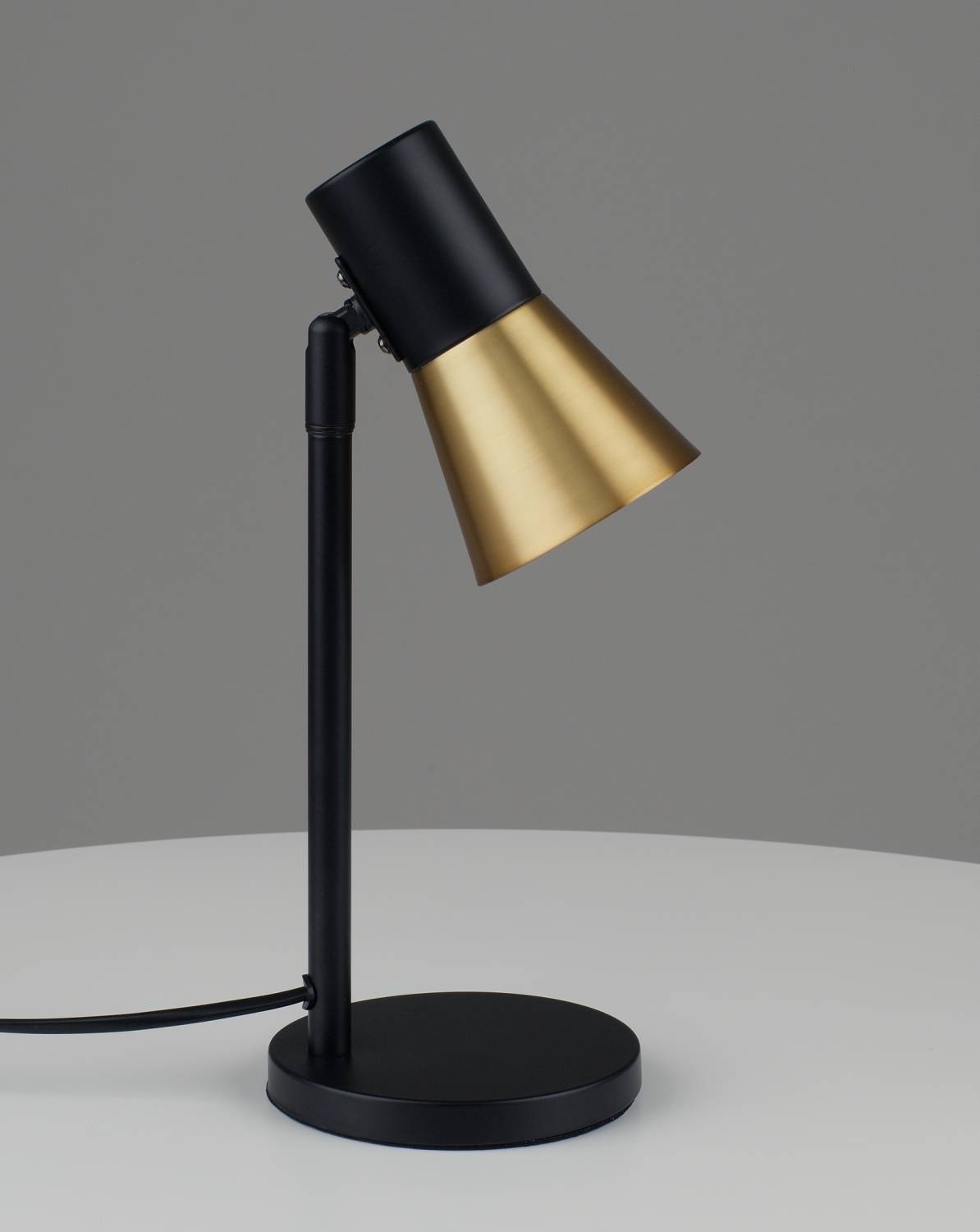 Настольная лампа Moderli Melro V11325-1T