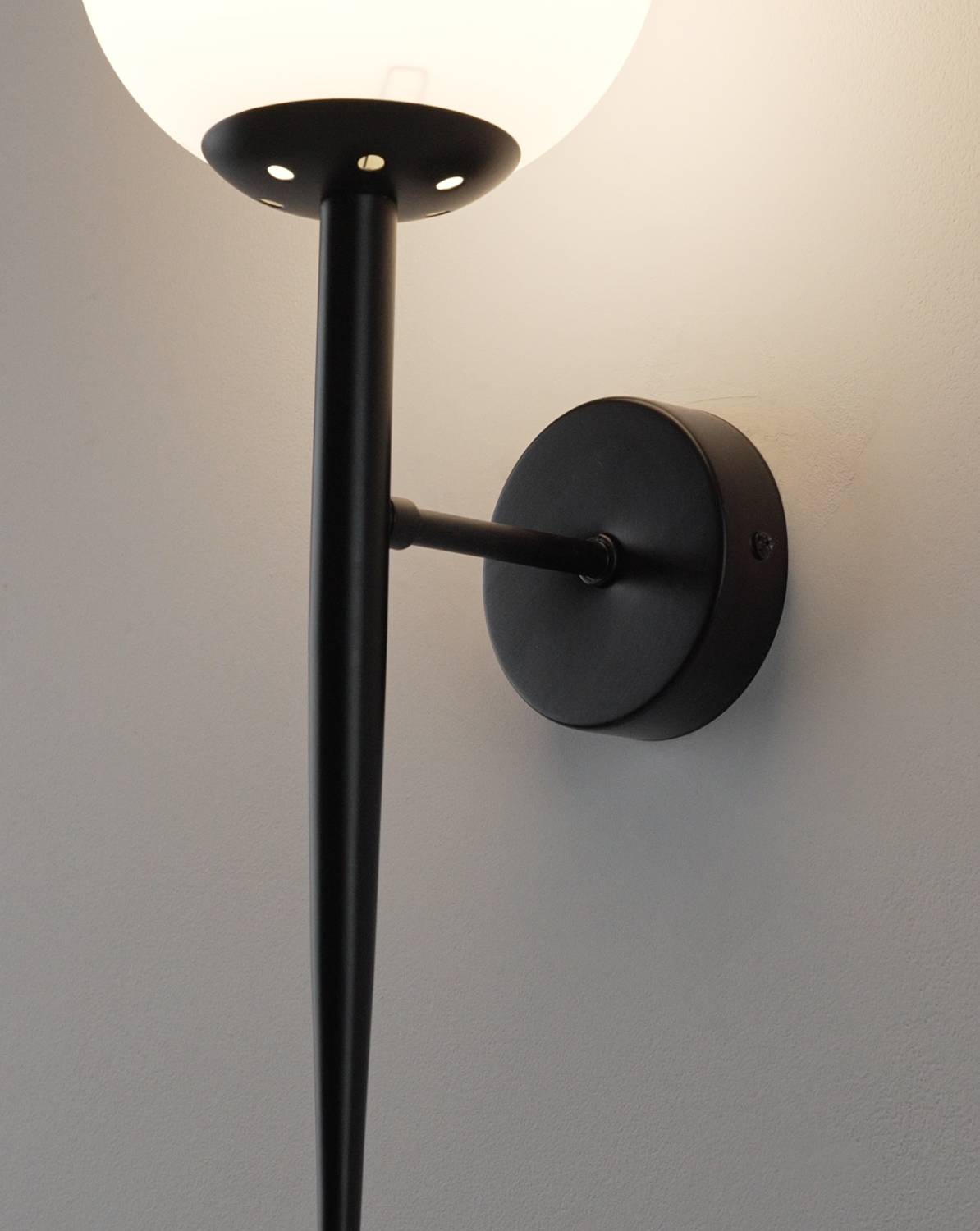 Настенное бра Moderli Scrumbel V11562-1W