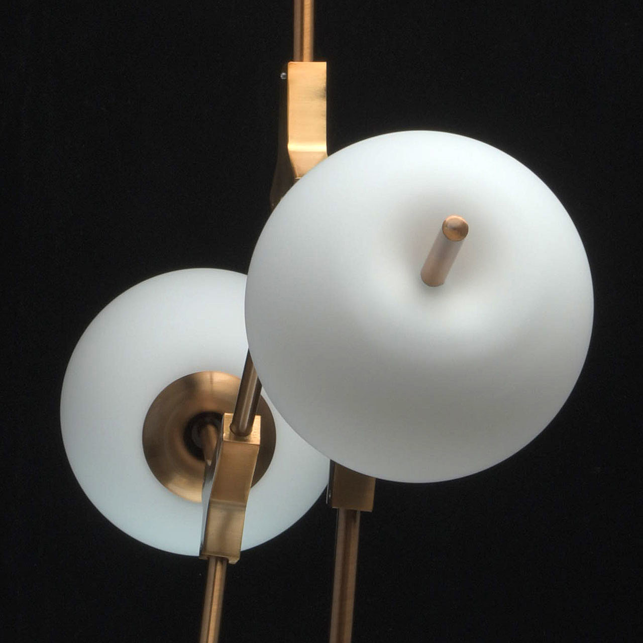 Люстра на штанге De Markt Ауксис 722010404