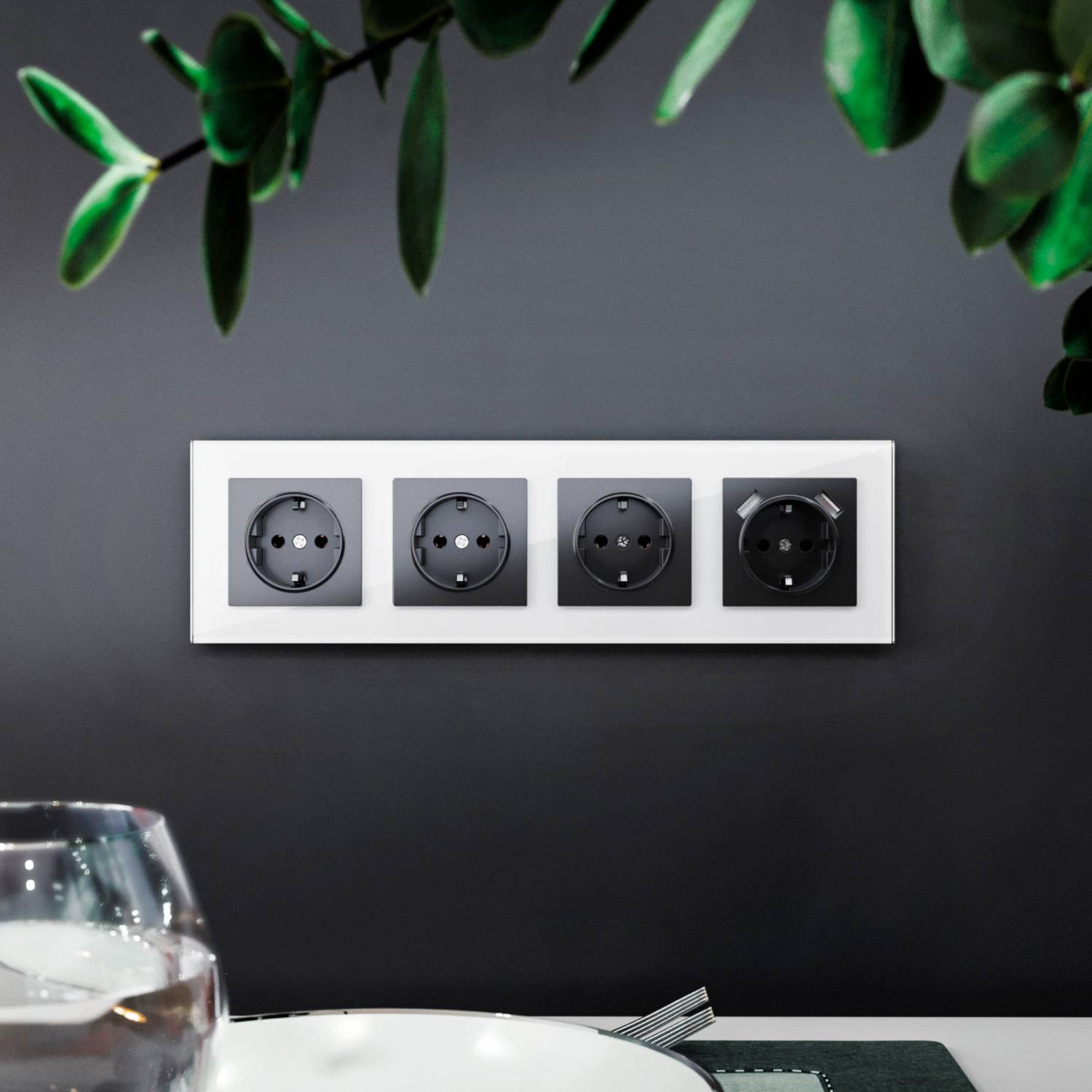 Рамка Werkel W0041101/ Рамка на 4 поста Favorit (белый,стекло) Рамка Werkel W0041101/ Рамка на 4 поста Favorit (белый,стекло)