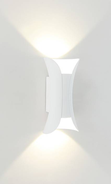 Уличный настенный светильник IMEX Wels IL.0014.0007 WH