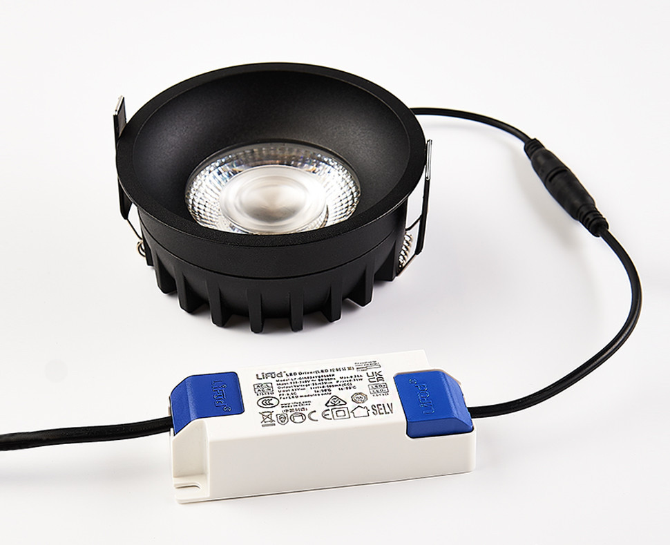 Встраиваемый светильник Italline IT08-8042 IT08-8042 black 3000K