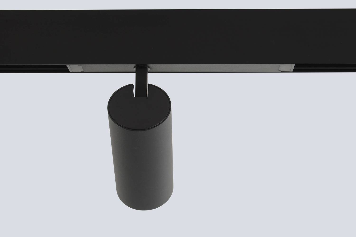 Трековый светильник Crystal Lux Space 220 CLT 0.35 003 18W BL 4000K