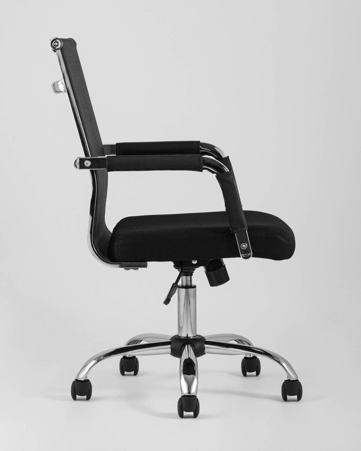 Кресло офисное Stool Group Clerk D-104 black