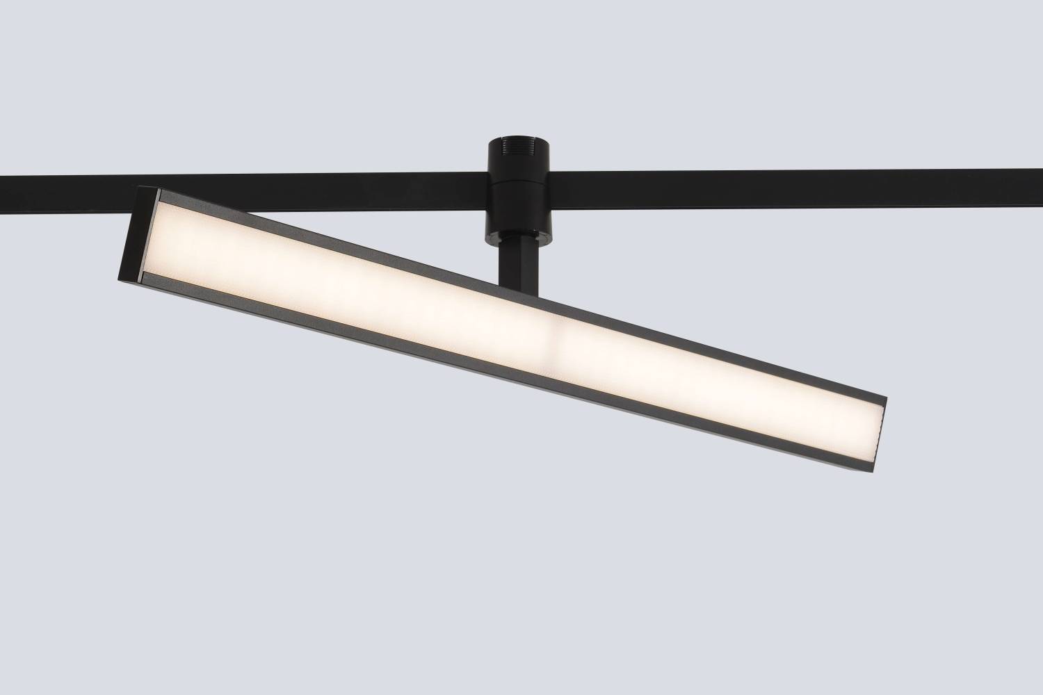 Трековый светильник Crystal Lux Trace 48v CLT 0.37 001 18W BL SMART