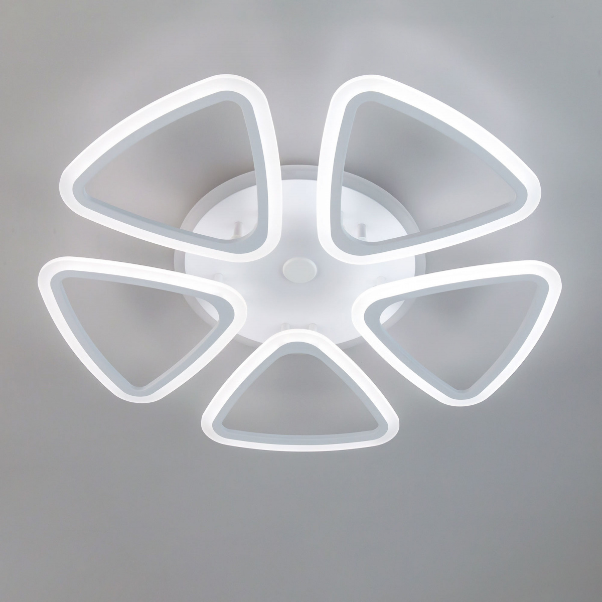 Потолочная люстра Citilux Мальта Смарт CL234A250E