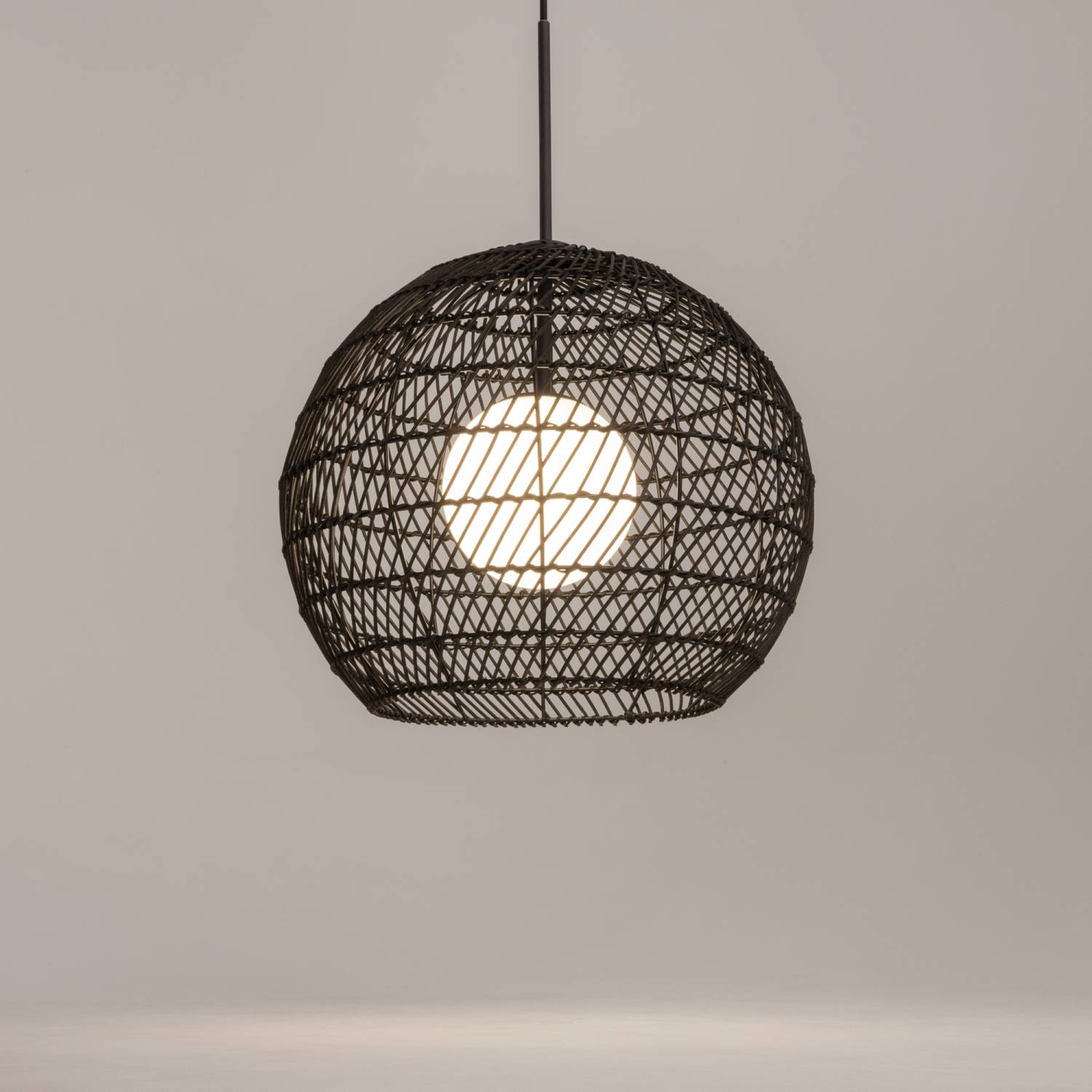 Светильник подвесной Maytoni Cane MOD204PL-01B