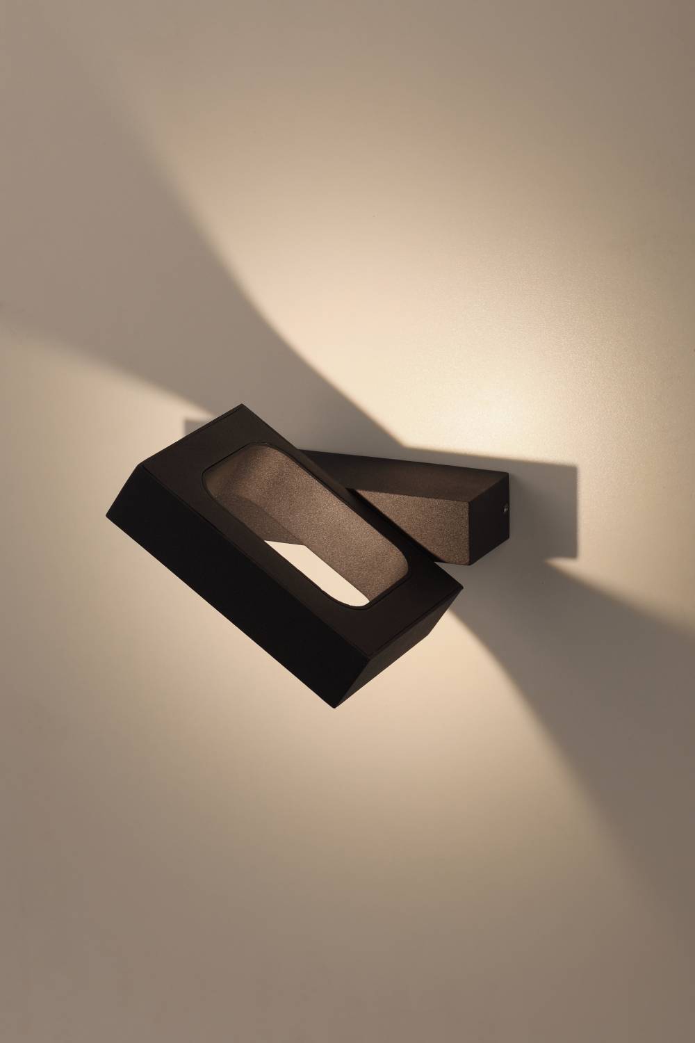 Уличный LED настенный светильник ЭРА  WL2 BK