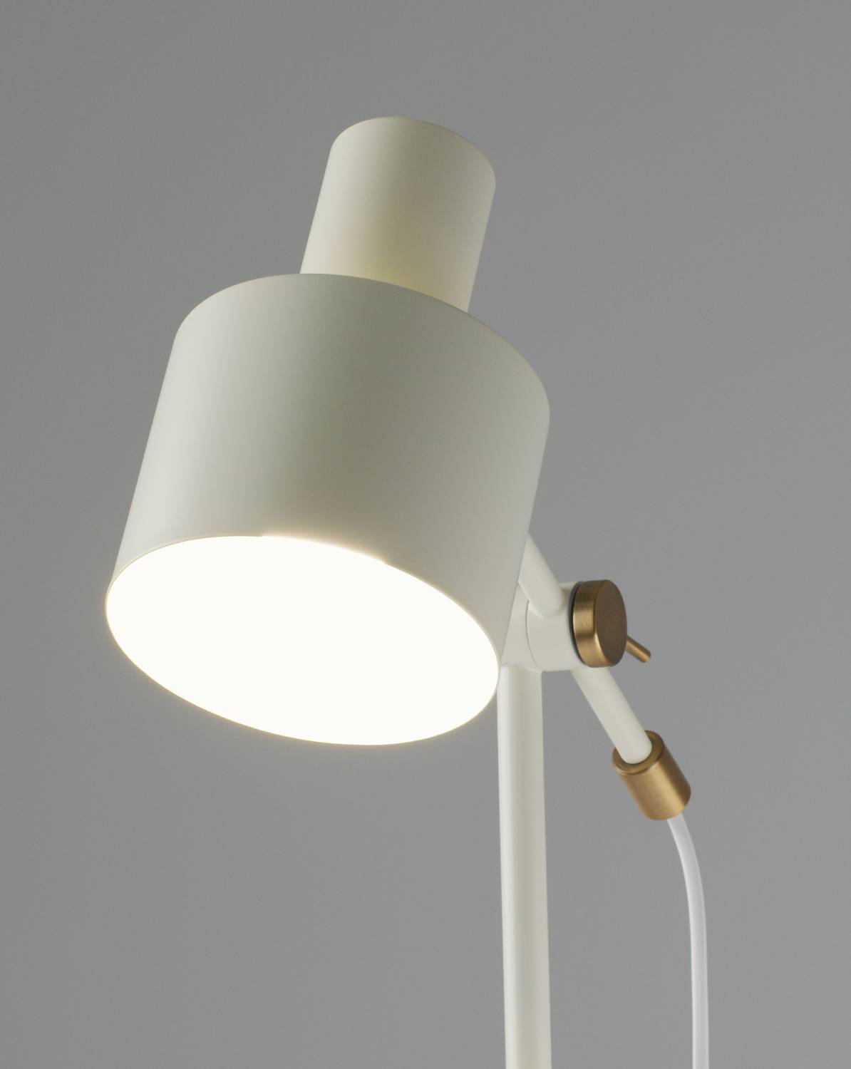 Торшер Moderli Artis V11268-1F