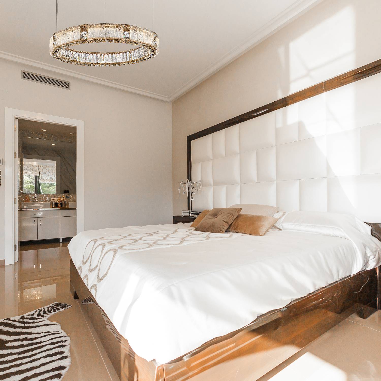 Подвесная люстра Favourite Templum 4204-8P