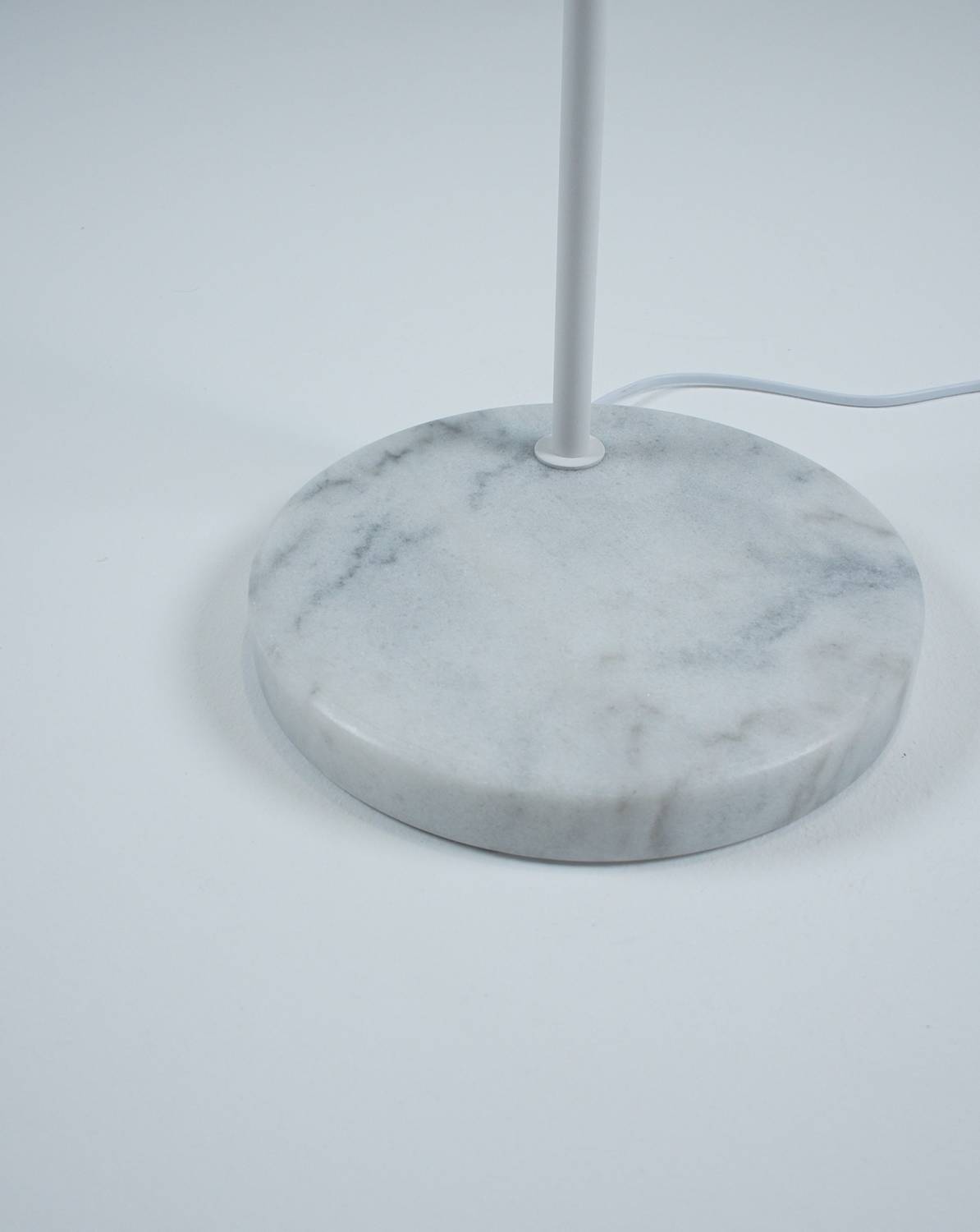 Торшер Moderli Omaha V11593-1F