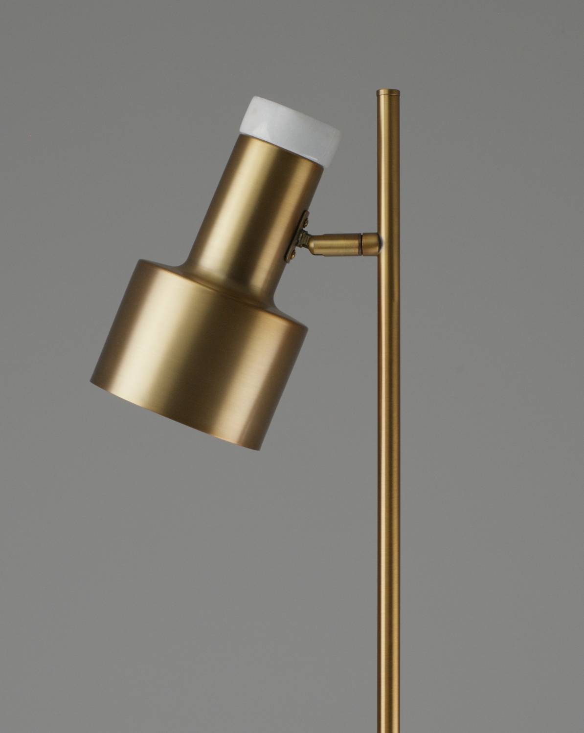 Торшер Moderli Goldy V11311-1F