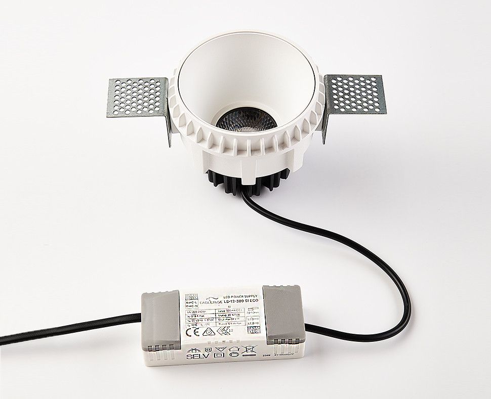 Встраиваемый светильник Italline IT08 IT08-8021 white 3000K