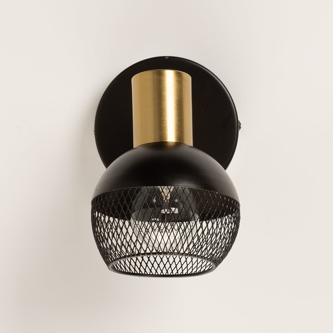 Настенное бра De Markt Ирсон 514021001 Настенное бра De Markt Ирсон 514021001