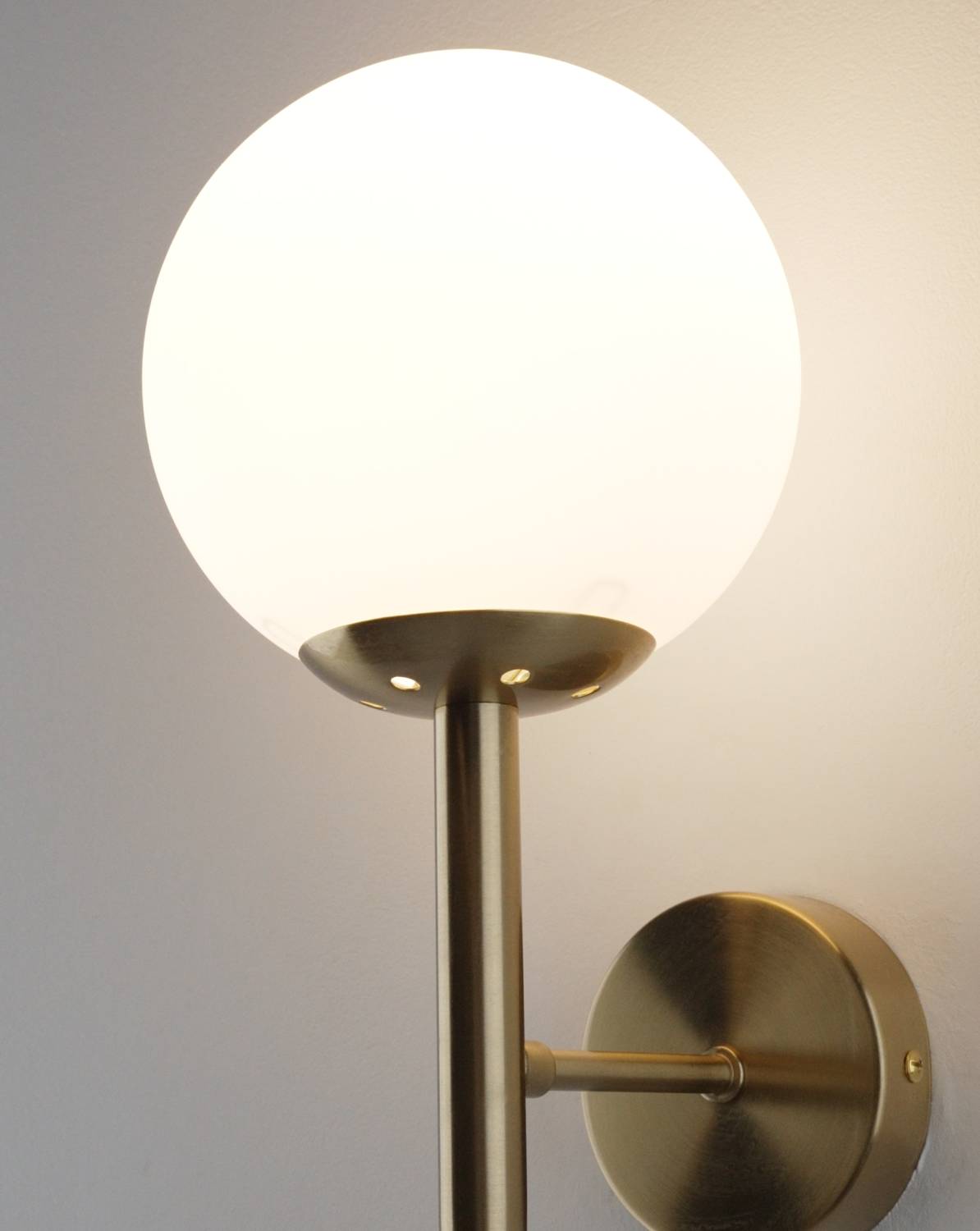 Настенное бра Moderli Scrumbel V11561-1W