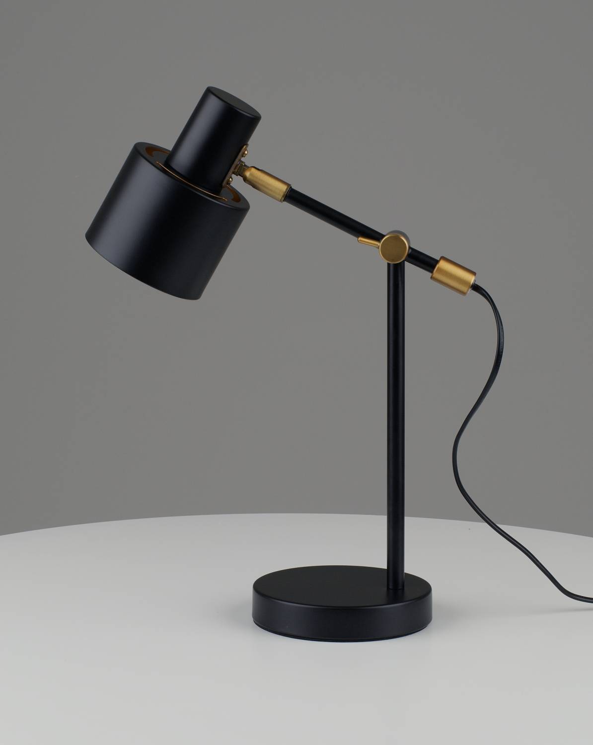 Настольная лампа Moderli Artis V11263-1T