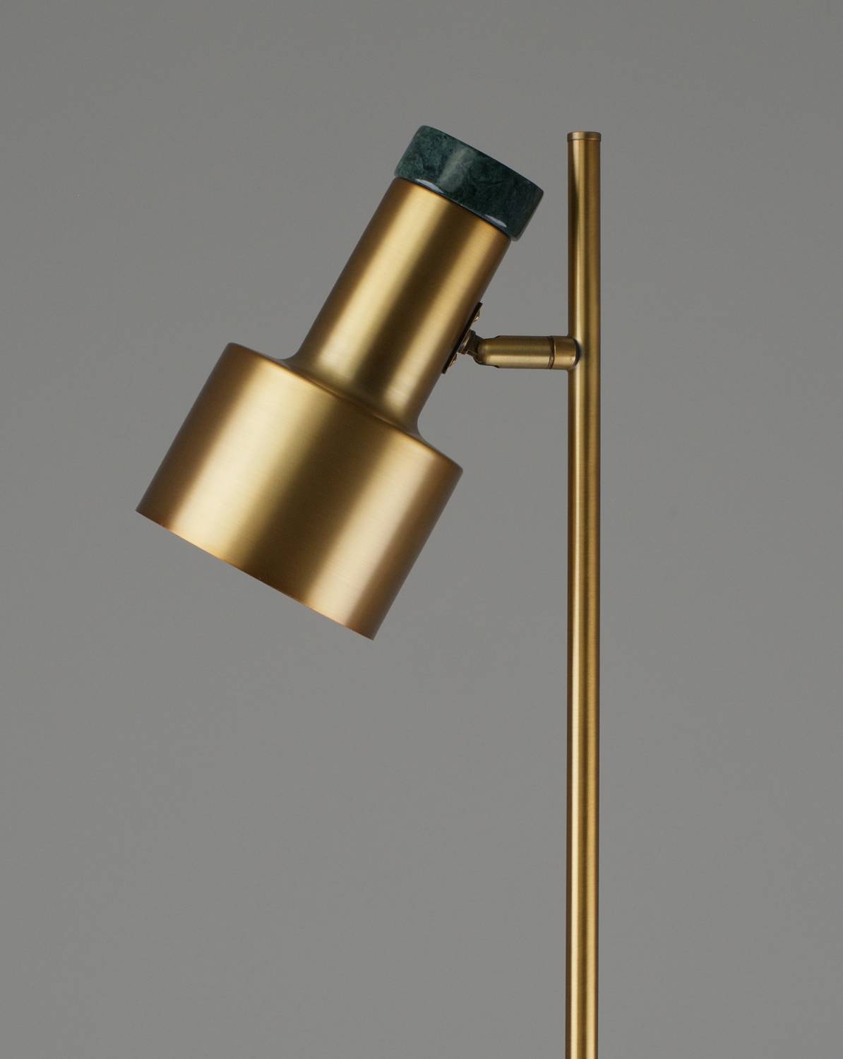 Торшер Moderli Goldy V11312-1F