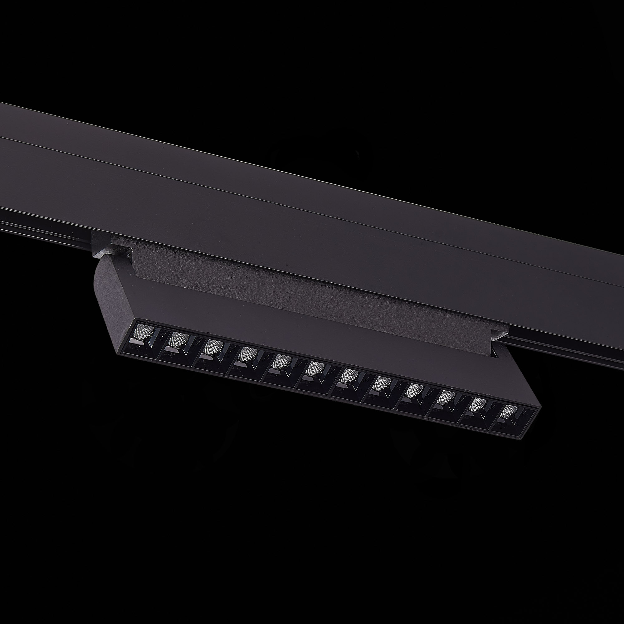 Трековый светильник LIGHTERA Startrek 220 LE174TRL-18B3K