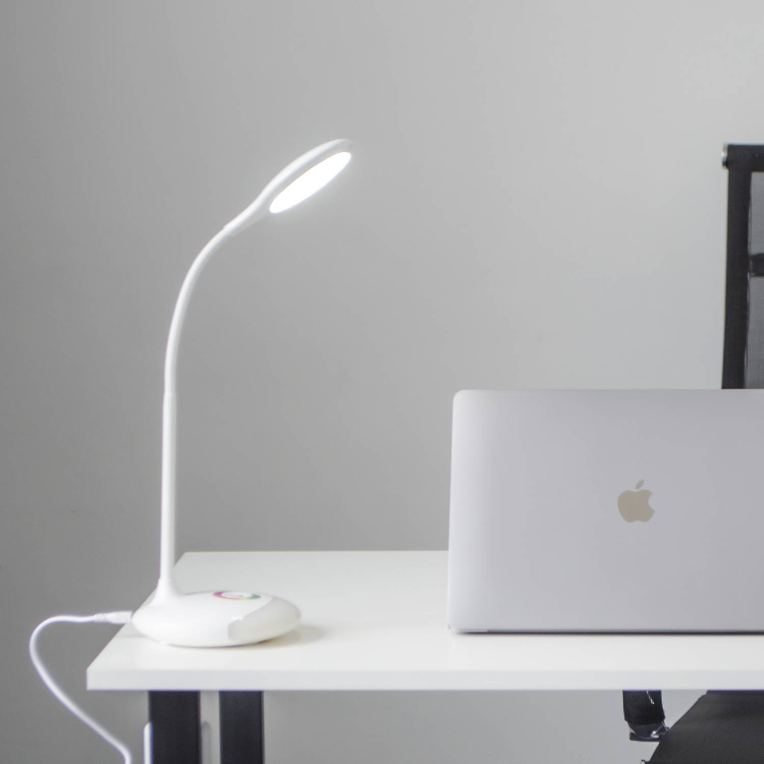 Настольная лампа Uniel TLD-535 White/LED/250Lm/5500K/Dimmer