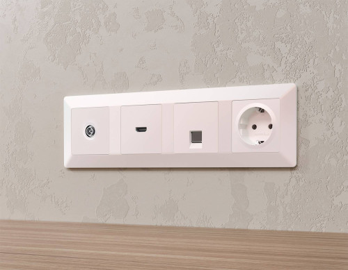 Розетка Ambrella Volt ALFA MA213005