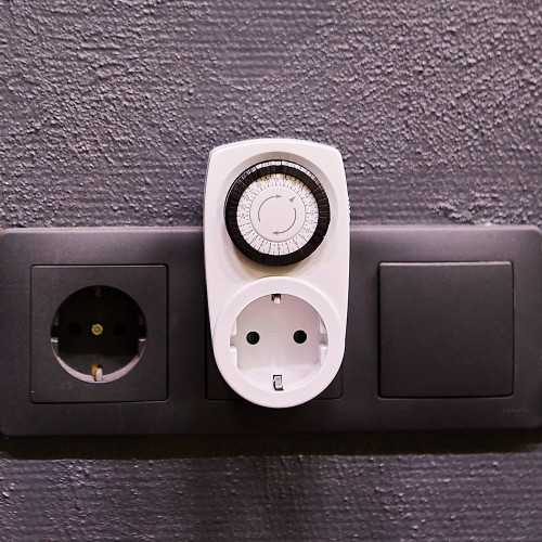 Таймер механический с розеткой Uniel UST-M10 WHITE