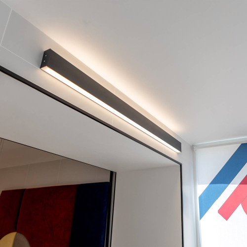 Настенный светильник Elektrostandard Grand Линейный светодиодный накладной двусторонний светильник 53см 20W 3000K черная шагрень (101-100-40-53