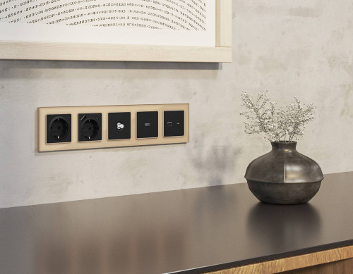 Розетка Ambrella Volt ALFA MA813050