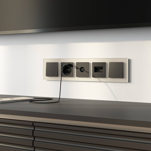 Рамка Werkel Senso шампань soft-touch W0053111/ Рамка на 5 постов Senso (шампань, стекло soft-touch)